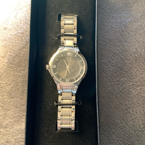 Avon Analog Watch NWOT - Picture 1 of 9